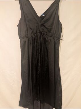 Old Navy Black V-Neck Maternity Dress